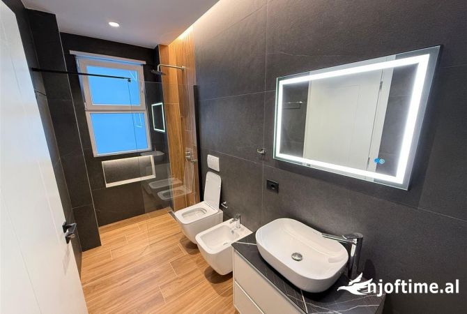 Shtepi ne shitje 2+1 ne Tirane - 230,000 Euro
