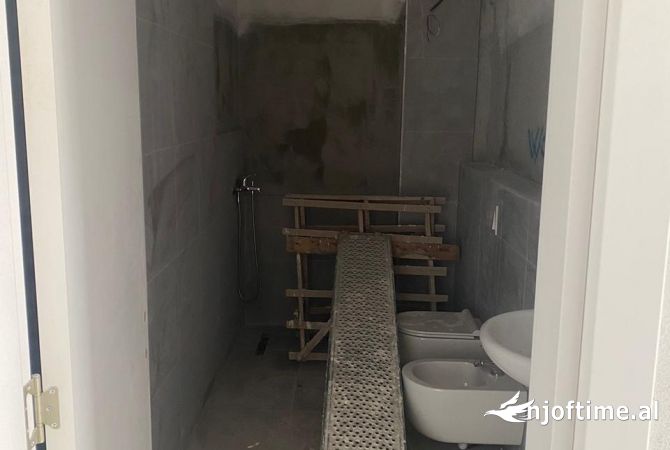 Shtepi me qera 2+1 ne Tirane - 400 Euro