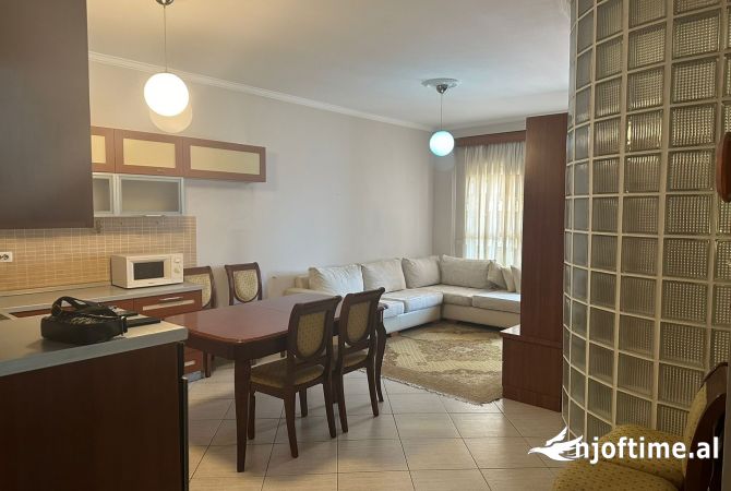 Shtepi me qera 2+1 ne Tirane - 700 Euro