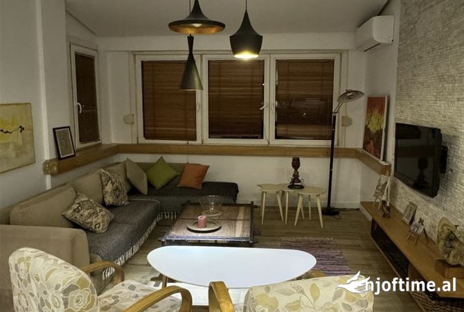 Shtepi me qera 2+1 ne Tirane - 800 Euro