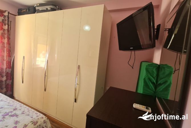 Shtepi me qera 1+1 ne Tirane - 50,000 Leke