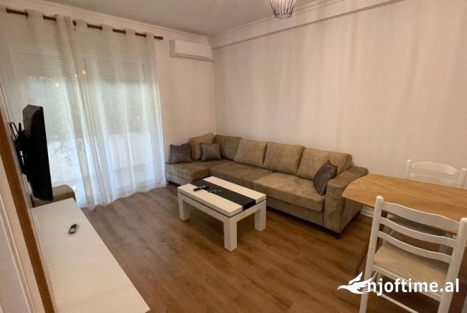 Shtepi me qera 2+1 ne Tirane - 800 Euro