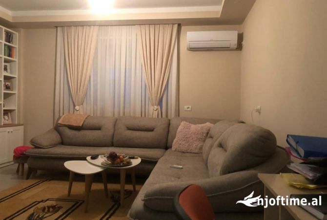 Shtepi ne shitje 2+1 ne Tirane - 15,500,000 Leke