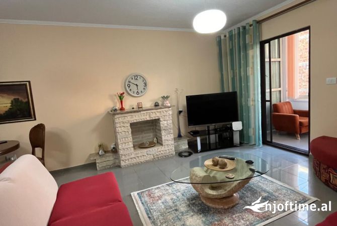 Shtepi me qera 2+1 ne Tirane - 70,000 Leke