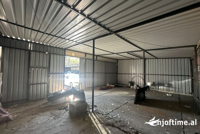 Ambient biznesi me qera 4+1 ne Tirane - 50,000 Leke