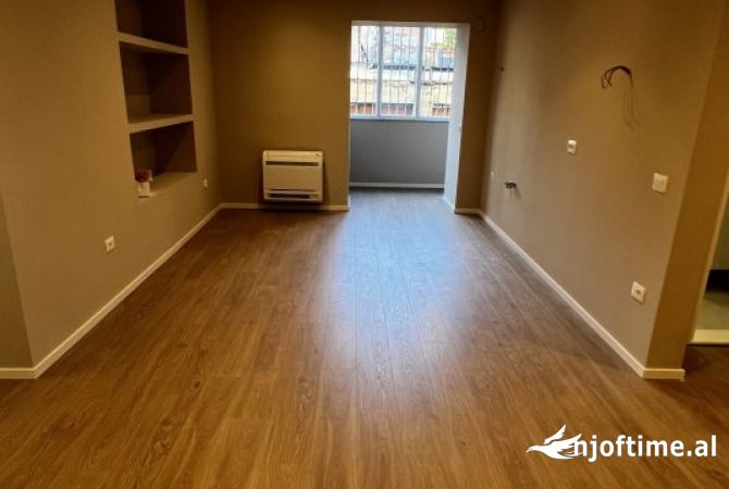 Ambient biznesi me qera 3+1 ne Tirane - 950 Euro