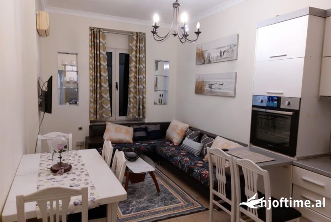Shtepi me qera 2+1 ne Tirane - 720 Euro