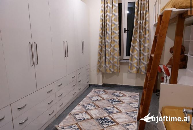 Shtepi me qera 2+1 ne Tirane - 720 Euro