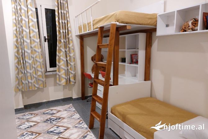 Shtepi me qera 2+1 ne Tirane - 720 Euro