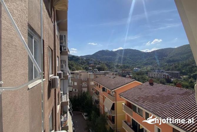Shtepi me qera 2+1 ne Tirane - 800 Euro