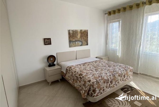 Shtepi me qera 2+1 ne Tirane - 800 Euro