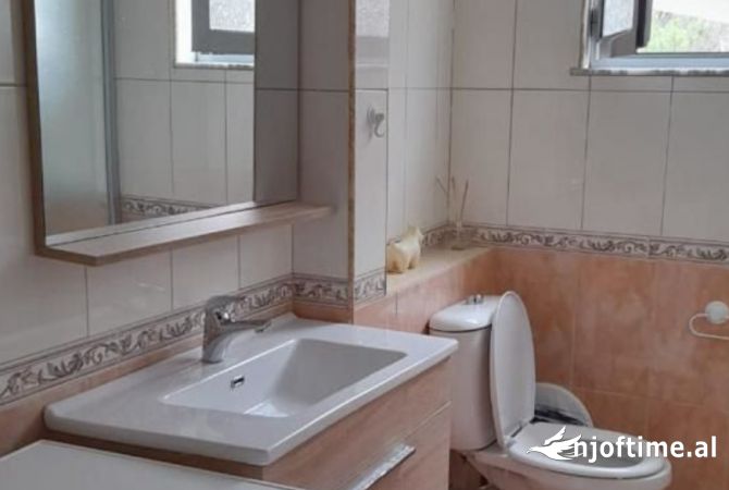 Shtepi me qera 2+1 ne Tirane - 500 Euro