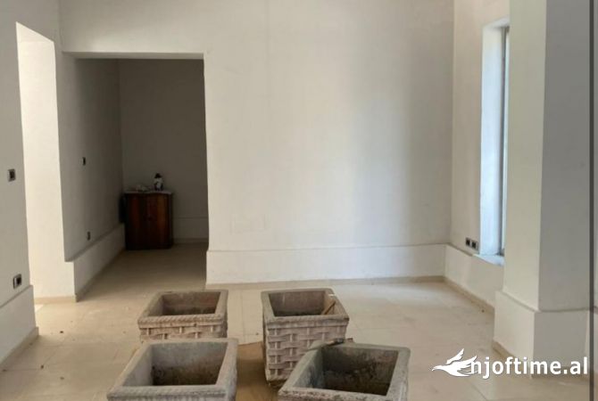 Ambient biznesi ne shitje 1+1 ne Tirane - 100,000 Euro