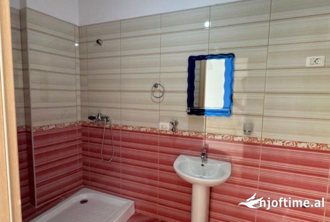 Shtepi me qera 2+1 ne Tirane - 450 Euro