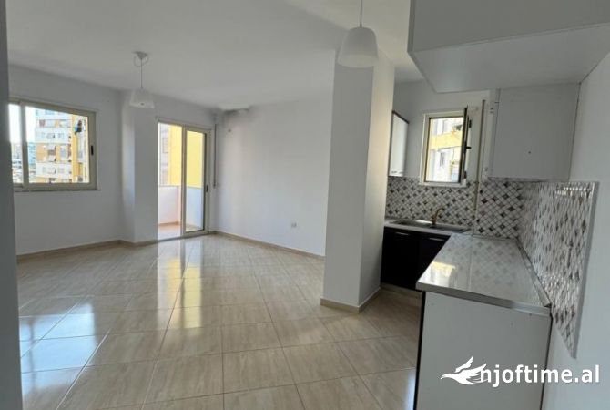 Shtepi me qera 2+1 ne Tirane - 450 Euro