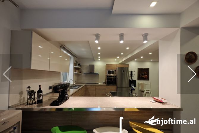 Shtepi me qera 5+1 ne Tirane - 4,000 Euro