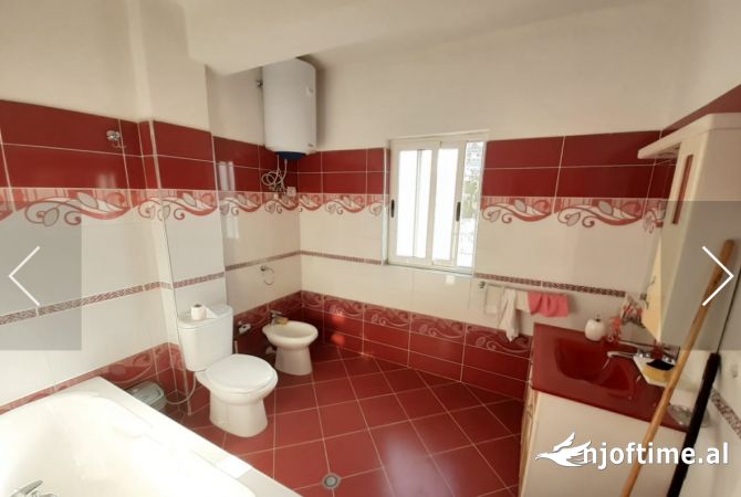 Shtepi ne shitje 7+1 ne Durres - 450,000 Euro