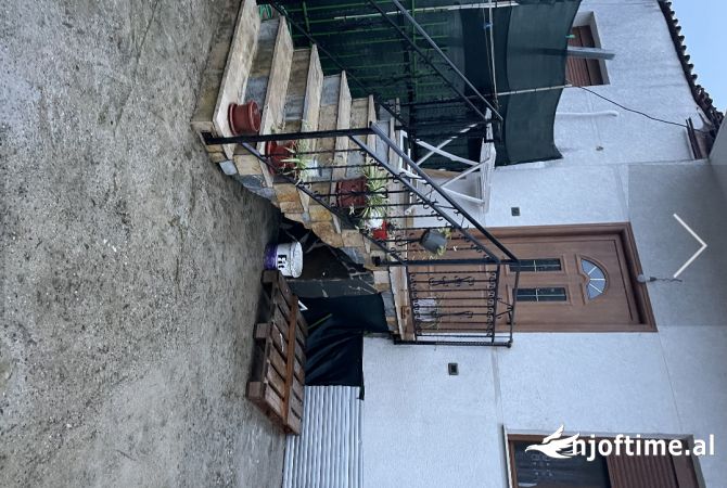 Shtepi me qera Shtepi Private ne Tirane, 2+1, Mobilimi E mobiluar, Pagesa 45,000  Leke.