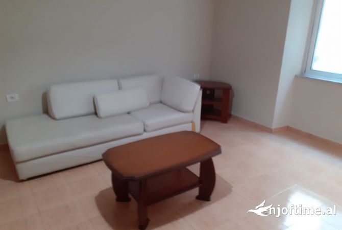 Shtepi me qera 2+1 ne Tirane - 70,000 Leke