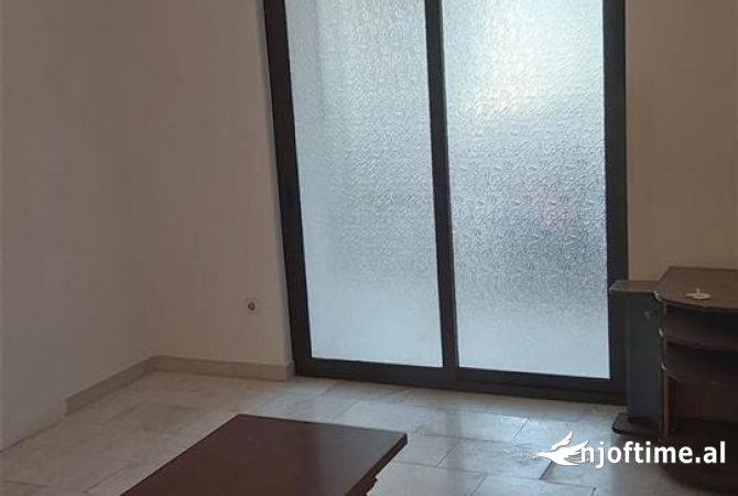 Shtepi me qera 2+1 ne Tirane - 40,000 Leke