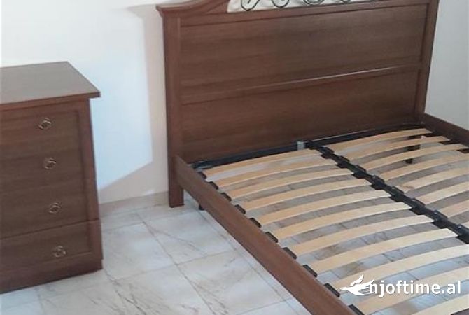 Shtepi me qera 2+1 ne Tirane - 40,000 Leke