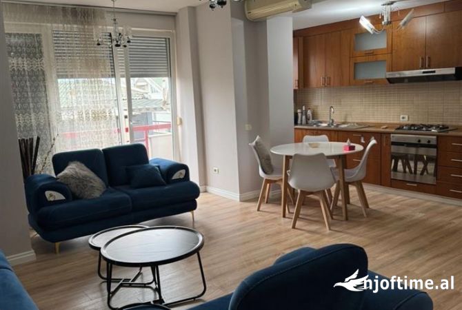 Shtepi me qera 2+1 ne Tirane - 750 Euro