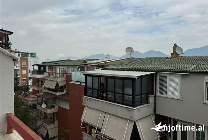 Shtepi me qera 2+1 ne Tirane - 750 Euro
