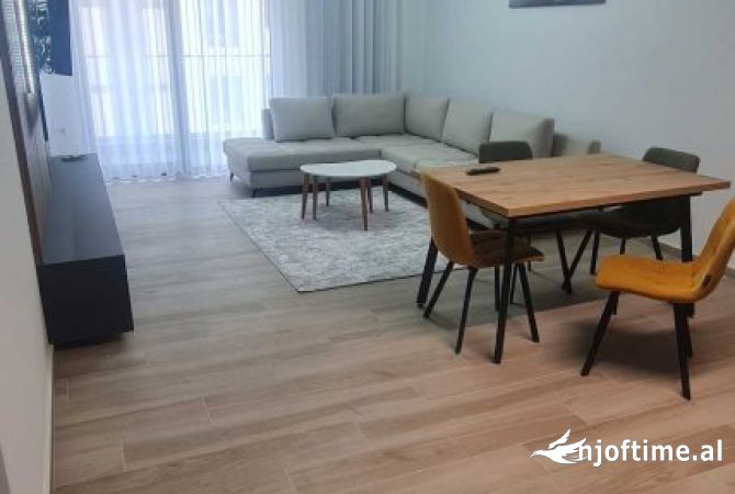Shtepi me qera 2+1 ne Tirane - 700 Euro