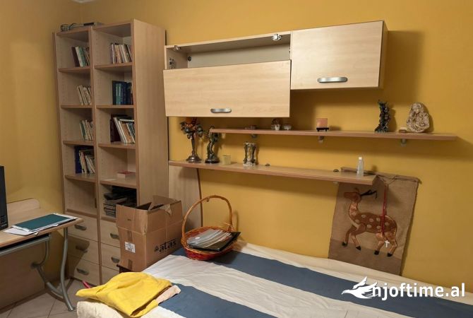 Shtepi me qera Apartament ne Tirane, 2+1, Mobilimi E mobiluar, Pagesa 600  Euro.