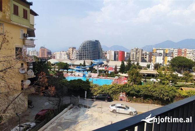 Jepet apartament 2+1+2+parkim+ adm t paguar tek Lake View