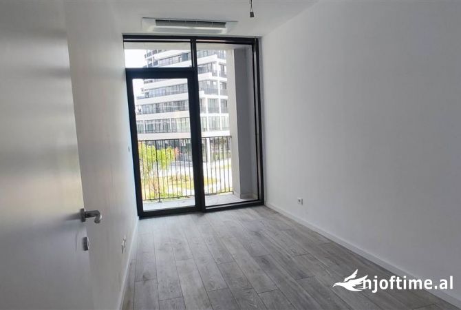 Jepet apartament 2+1+2+parkim+ adm t paguar tek Lake View