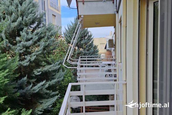 Shtepi me qera Apartament ne Tirane, 2+1, Mobilimi E mobiluar, Pagesa 800  Euro.