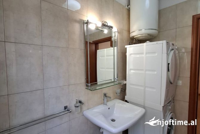 Shtepi me qera Apartament ne Tirane, 2+1, Mobilimi E mobiluar, Pagesa 800  Euro.