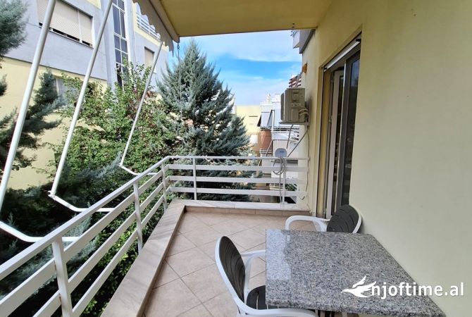 Shtepi me qera Apartament ne Tirane, 2+1, Mobilimi E mobiluar, Pagesa 800  Euro.