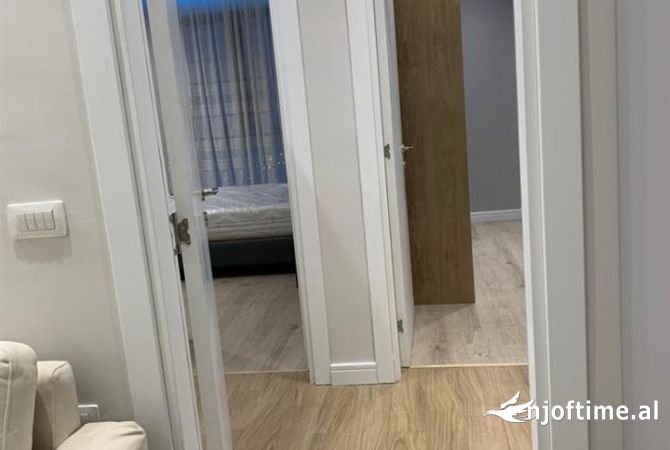 Shtepi ne shitje Apartament ne Tirane, 2+1, Mobilimi E mobiluar, Pagesa 139,000  Euro.