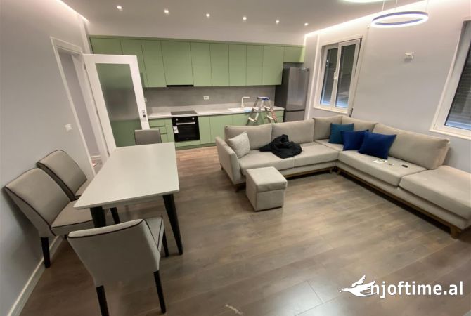 Shtepi me qera Apartament ne Tirane, 2+1, Mobilimi E mobiluar, Pagesa 650  Euro.
