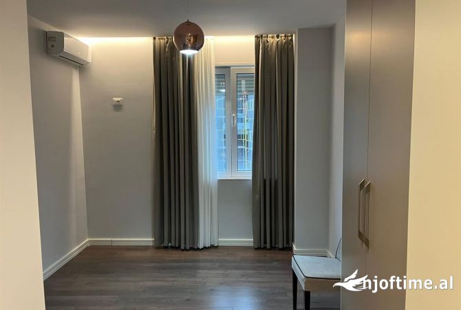 Shtepi me qera Apartament ne Tirane, 2+1, Mobilimi E mobiluar, Pagesa 650  Euro.