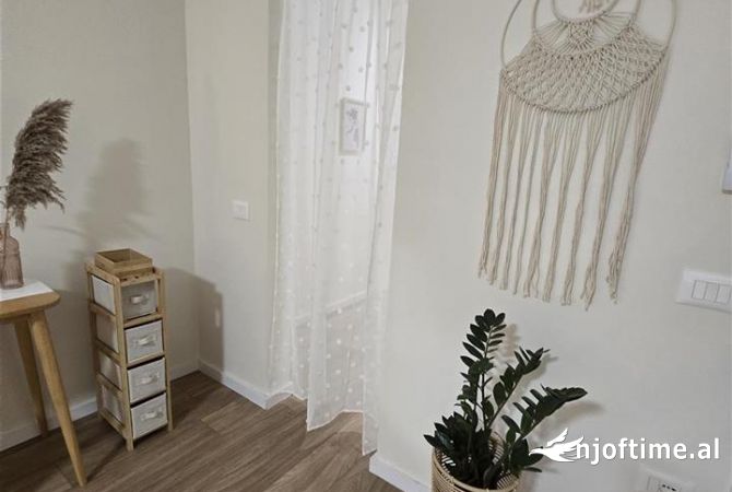Shtepi me qera Apartament ne Tirane, 1+1, Mobilimi E mobiluar, Pagesa 900  Euro.