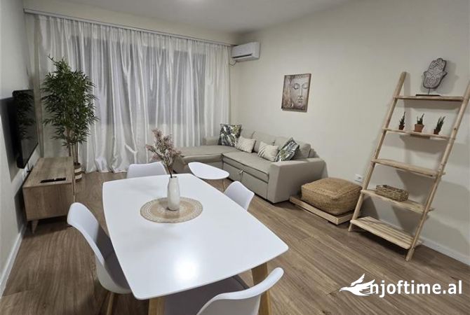Shtepi me qera Apartament ne Tirane, 1+1, Mobilimi E mobiluar, Pagesa 900  Euro.