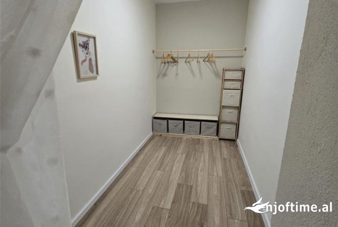 Shtepi me qera Apartament ne Tirane, 1+1, Mobilimi E mobiluar, Pagesa 900  Euro.