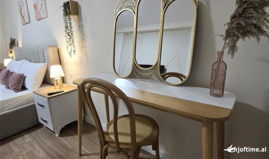 Shtepi me qera Apartament ne Tirane, 1+1, Mobilimi E mobiluar, Pagesa 900  Euro.