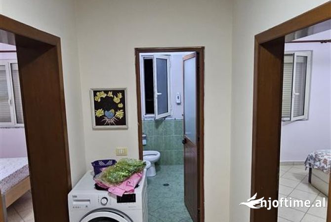 Shtepi me qera Apartament ne Tirane, 2+1, Mobilimi E mobiluar, Pagesa 550  Euro.