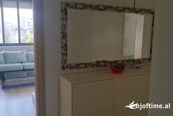 Shtepi me qera Apartament ne Tirane, 2+1, Mobilimi E mobiluar, Pagesa 650  Euro.