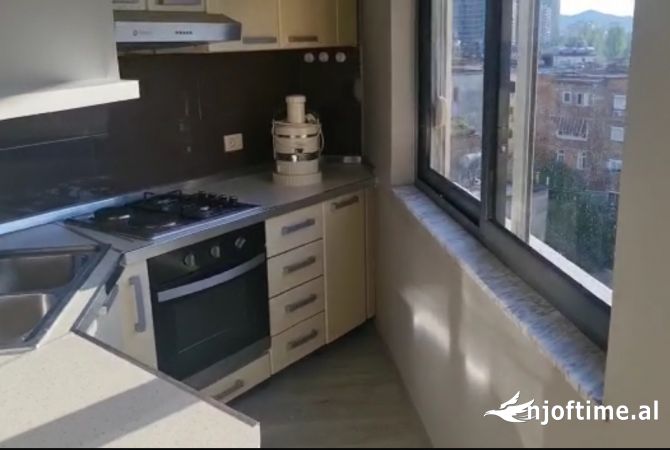 Shtepi me qera Apartament ne Tirane, 2+1, Mobilimi E mobiluar, Pagesa 650  Euro.