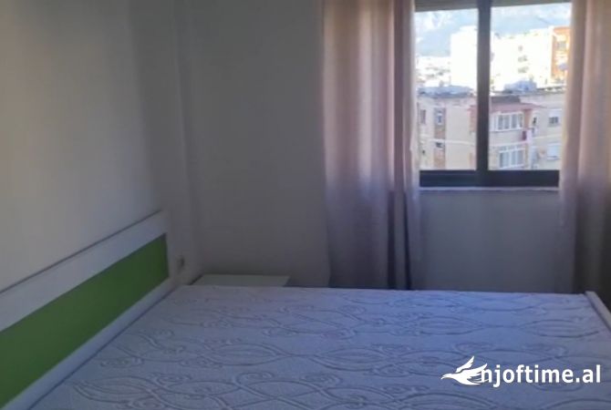 Shtepi me qera Apartament ne Tirane, 2+1, Mobilimi E mobiluar, Pagesa 650  Euro.
