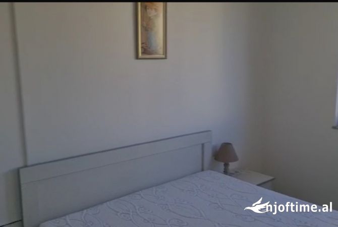 Shtepi me qera Apartament ne Tirane, 2+1, Mobilimi E mobiluar, Pagesa 650  Euro.