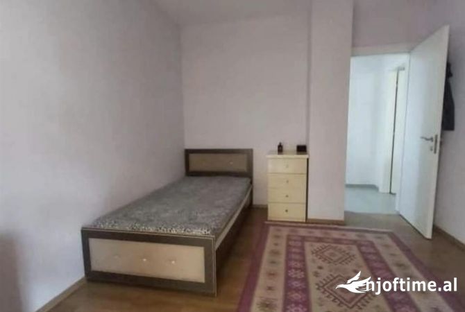 Shtepi me qera 2+1 ne Tirane - 700 Euro