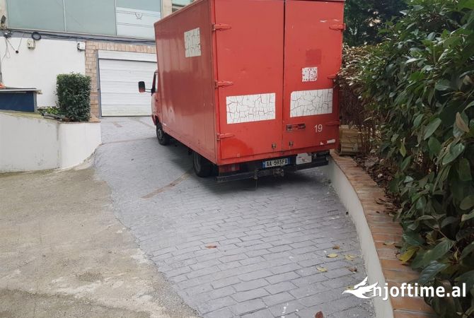 Ambient biznesi ne shitje 4+1 ne Tirane - 447,750 Euro