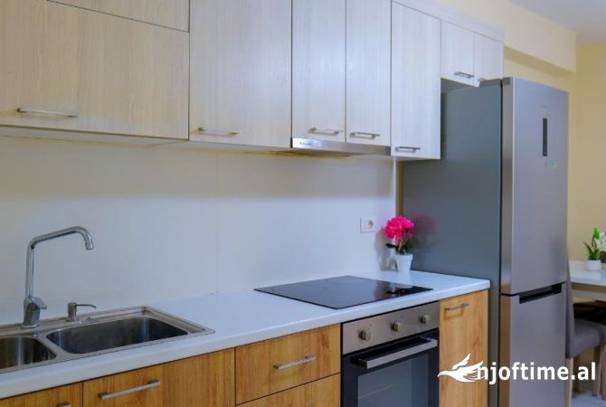 Shtepi ne shitje Shtepi Private ne Tirane, 7+1, Mobilimi E mobiluar, Pagesa 390,000  Euro.