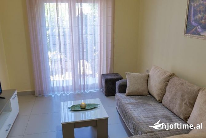 Shtepi ne shitje Shtepi Private ne Tirane, 7+1, Mobilimi E mobiluar, Pagesa 390,000  Euro.